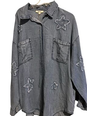 BlueVelvet L Washed Denim Button-Up Shirt with Floral Appliqués